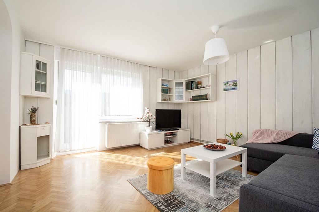 Magnolia Apartment - Free Private Parking Любляна Екстер'єр фото